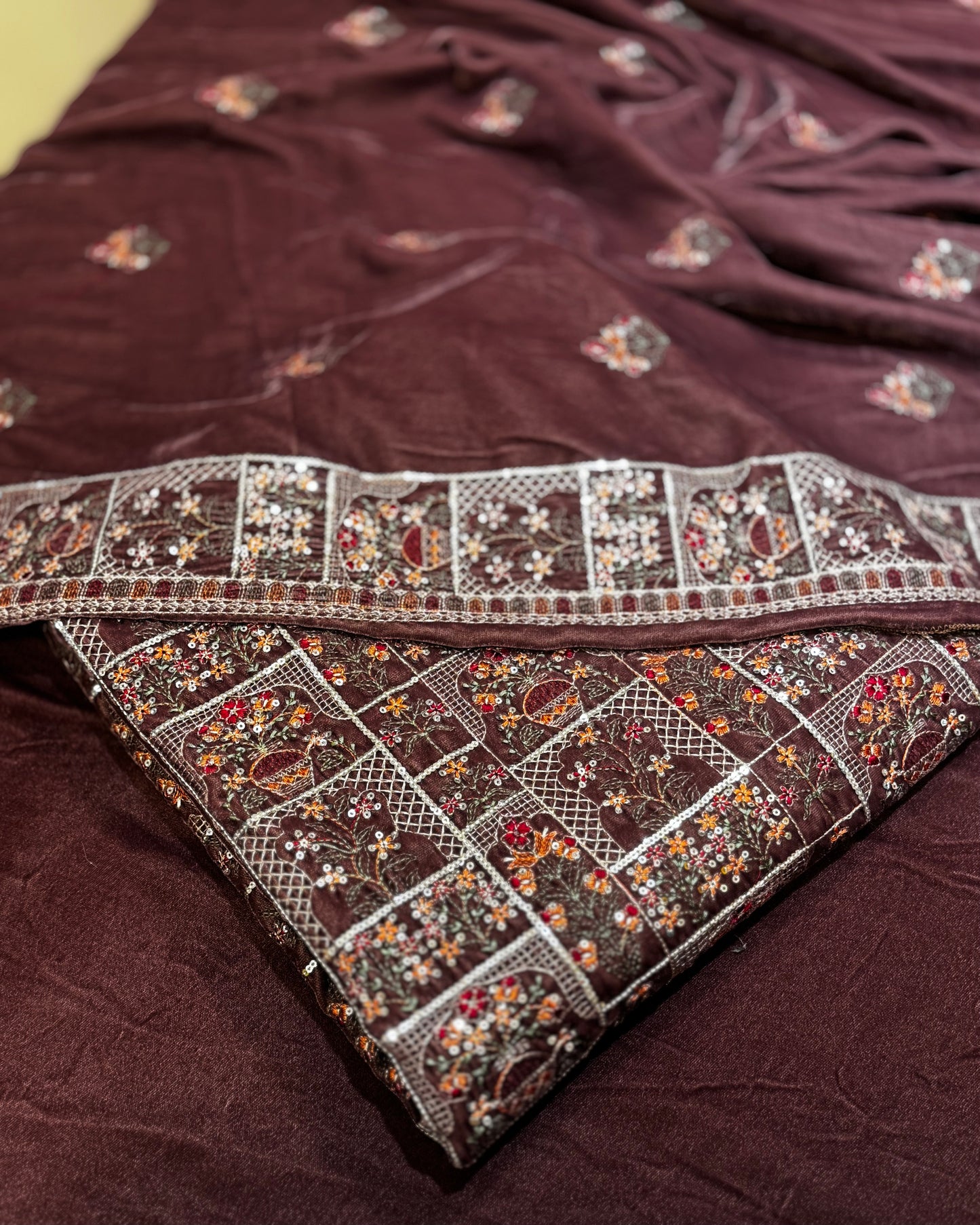 VELVET | Multi Light BRZ Gulaab