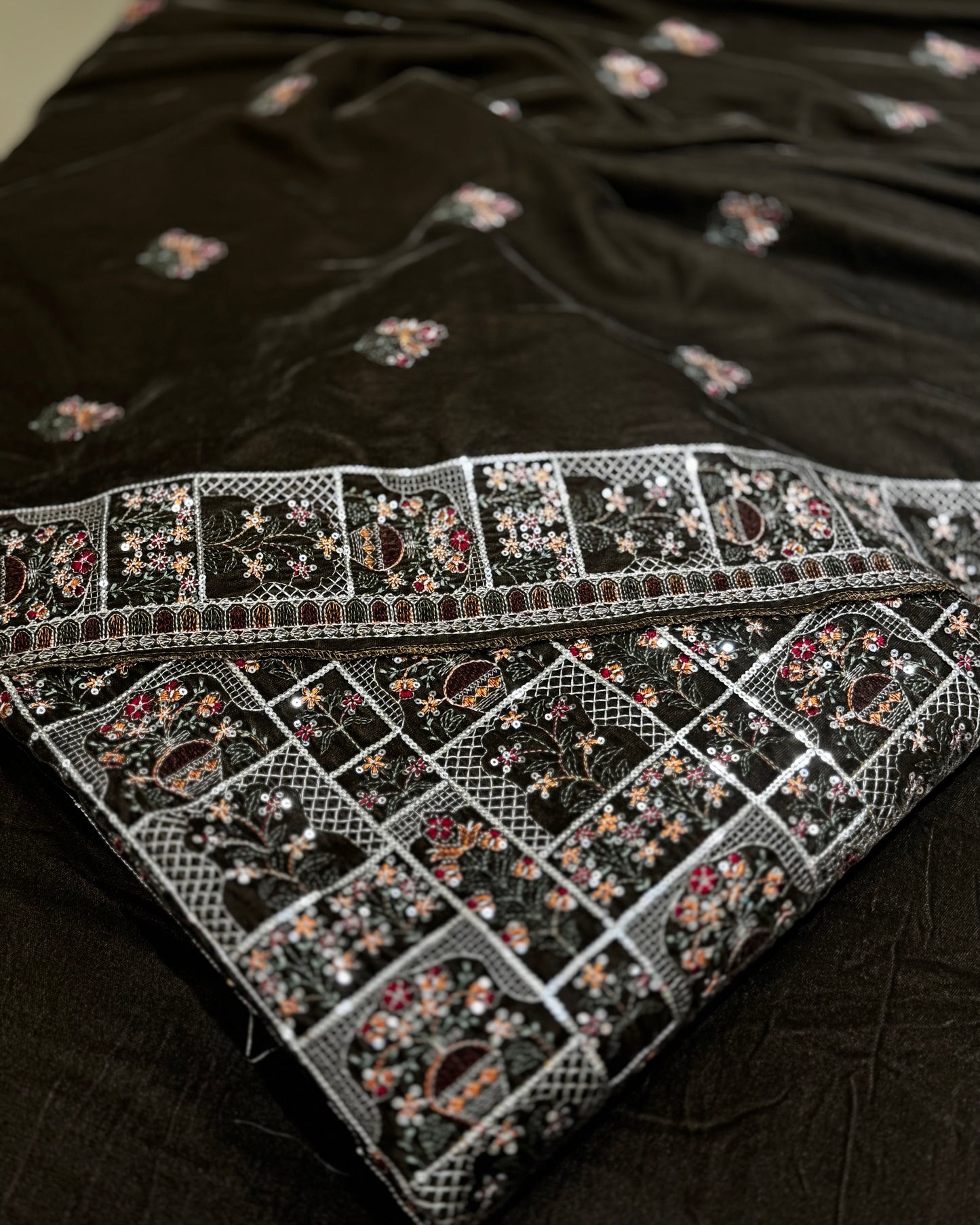 VELVET | Multi Light BRZ Gulaab