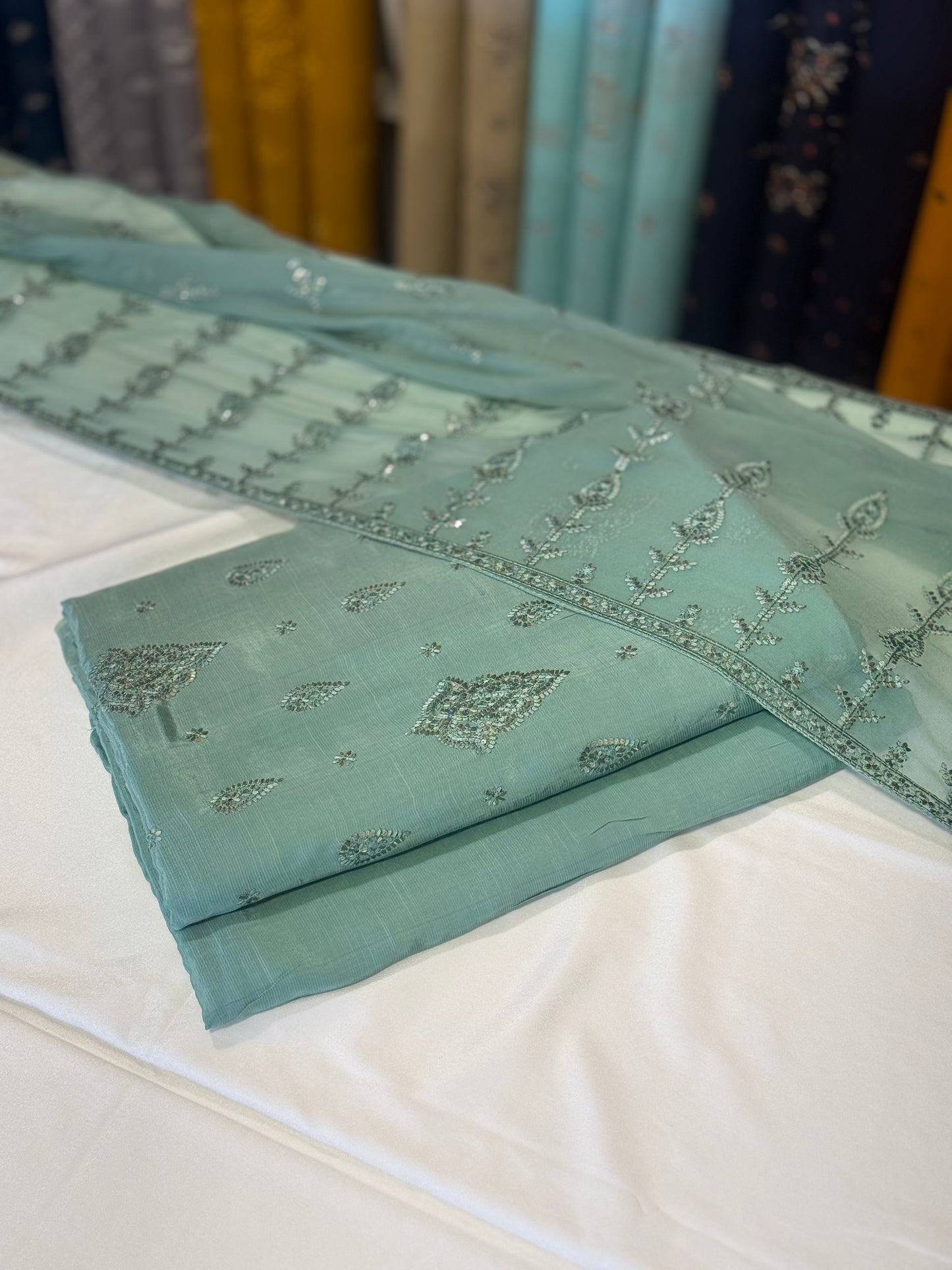 Row Silk 3Ps | Allover Light Buti